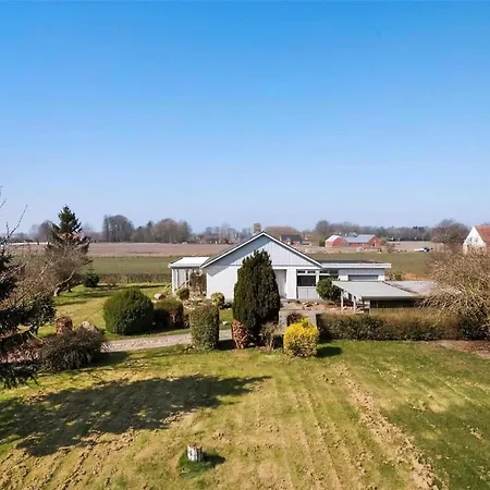 بيت للعطل Schoenes Mit Grill, Terrasse Und Garten *