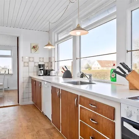 Schoenes Mit Grill, Terrasse Und Garten Feriehus