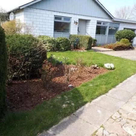 Feriehus Schoenes Mit Grill, Terrasse Und Garten *