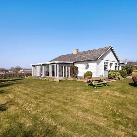 Schoenes Mit Grill, Terrasse Und Garten Feriehus *